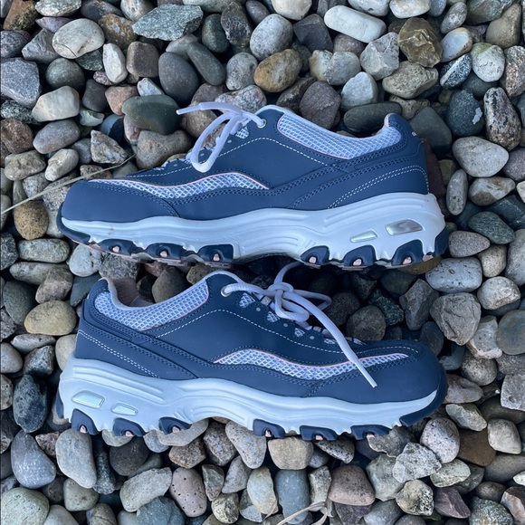 Skechers D’Lites Navy and Pink Memory Foam‎ Sneakers - Picture 2 of 10